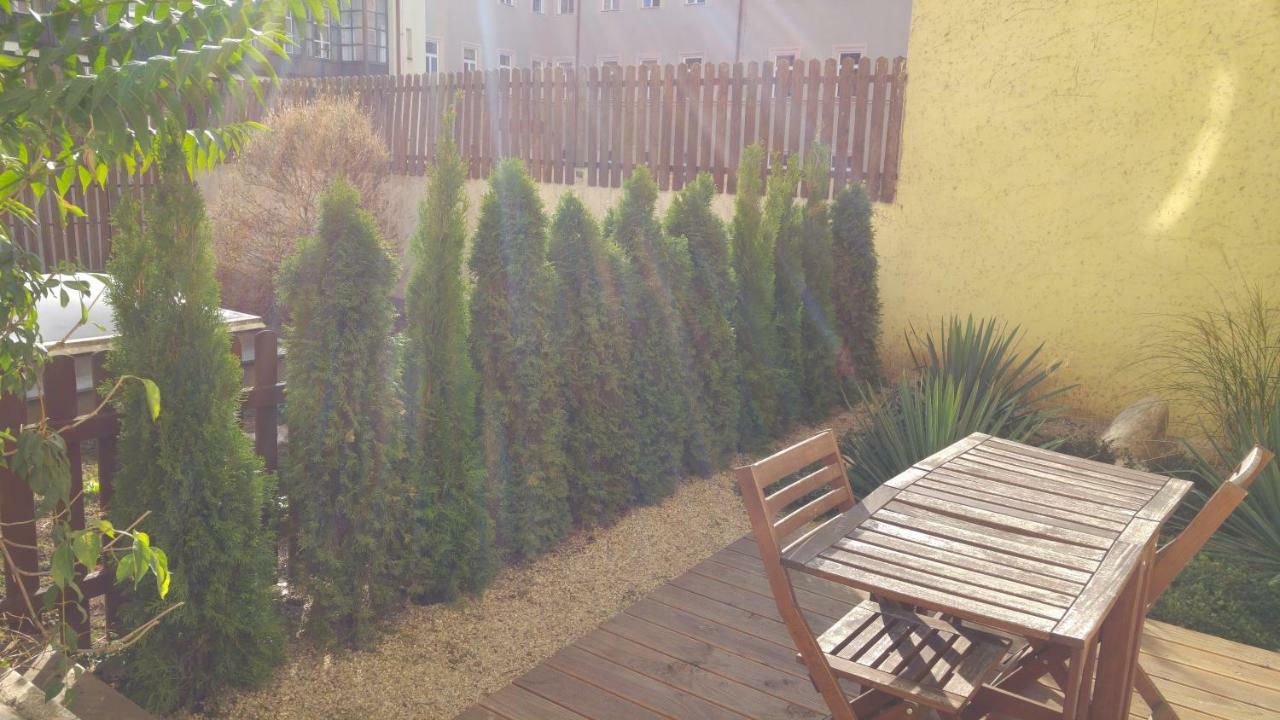 Elegant Apartment With Free Garage In The Center Of Praha Bagian luar foto
