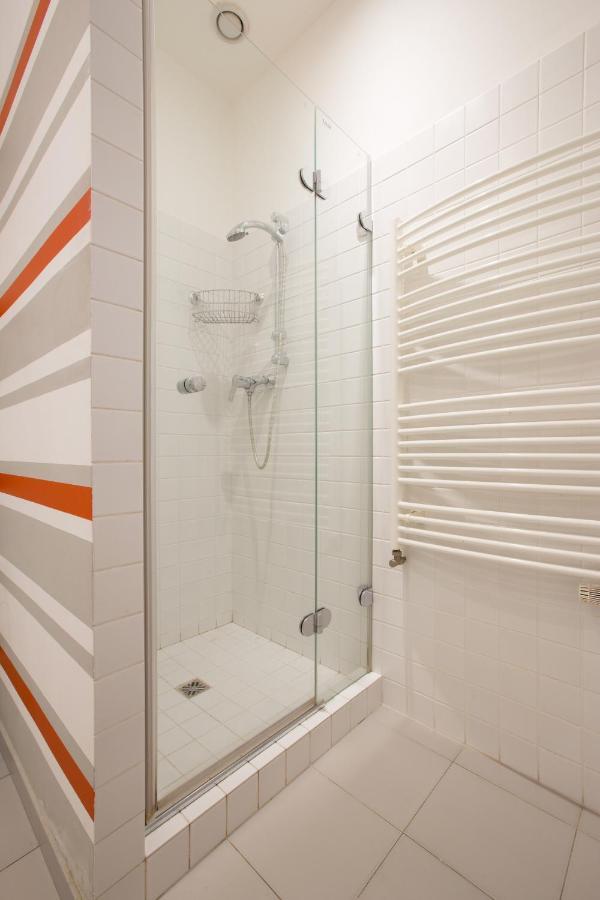 Elegant Apartment With Free Garage In The Center Of Praha Bagian luar foto