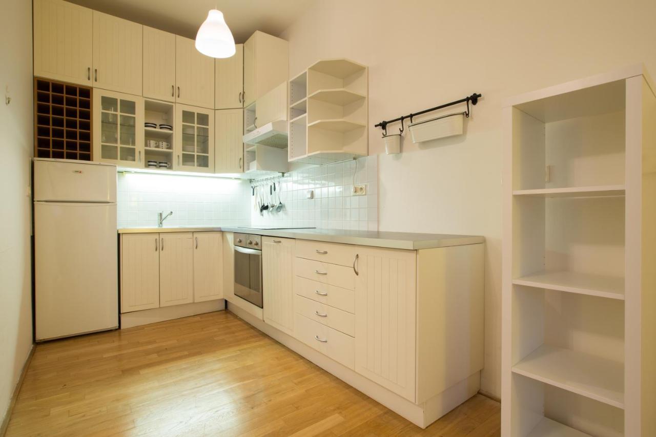 Elegant Apartment With Free Garage In The Center Of Praha Bagian luar foto